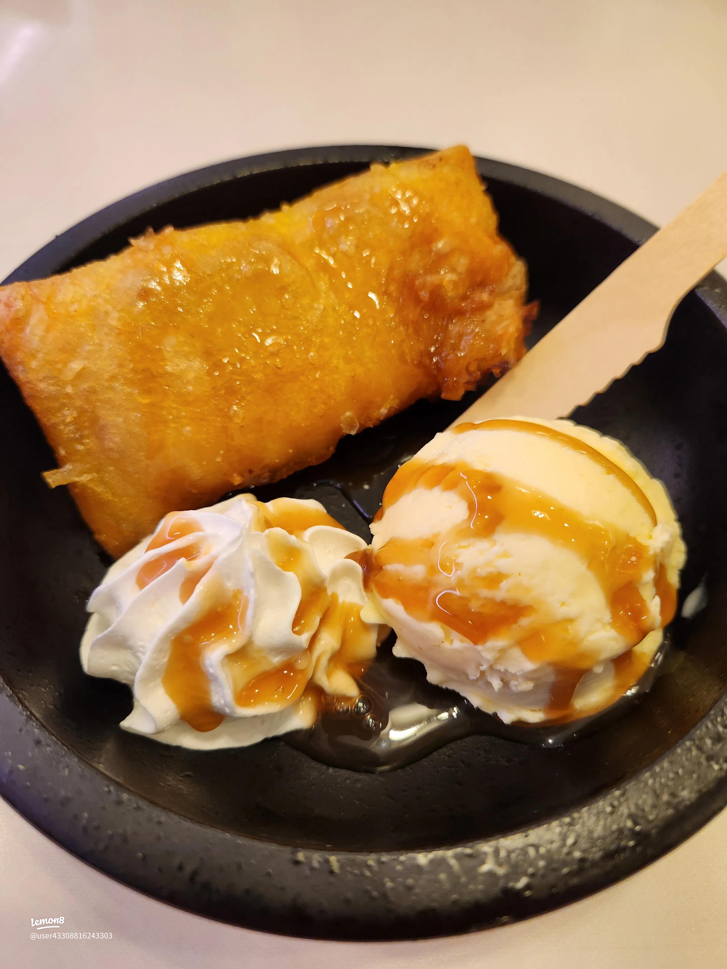 濃厚チョコレートアイスクリームをプレートパフェに盛り付けてみましたインターネットお菓子教室「Sweets Clover」