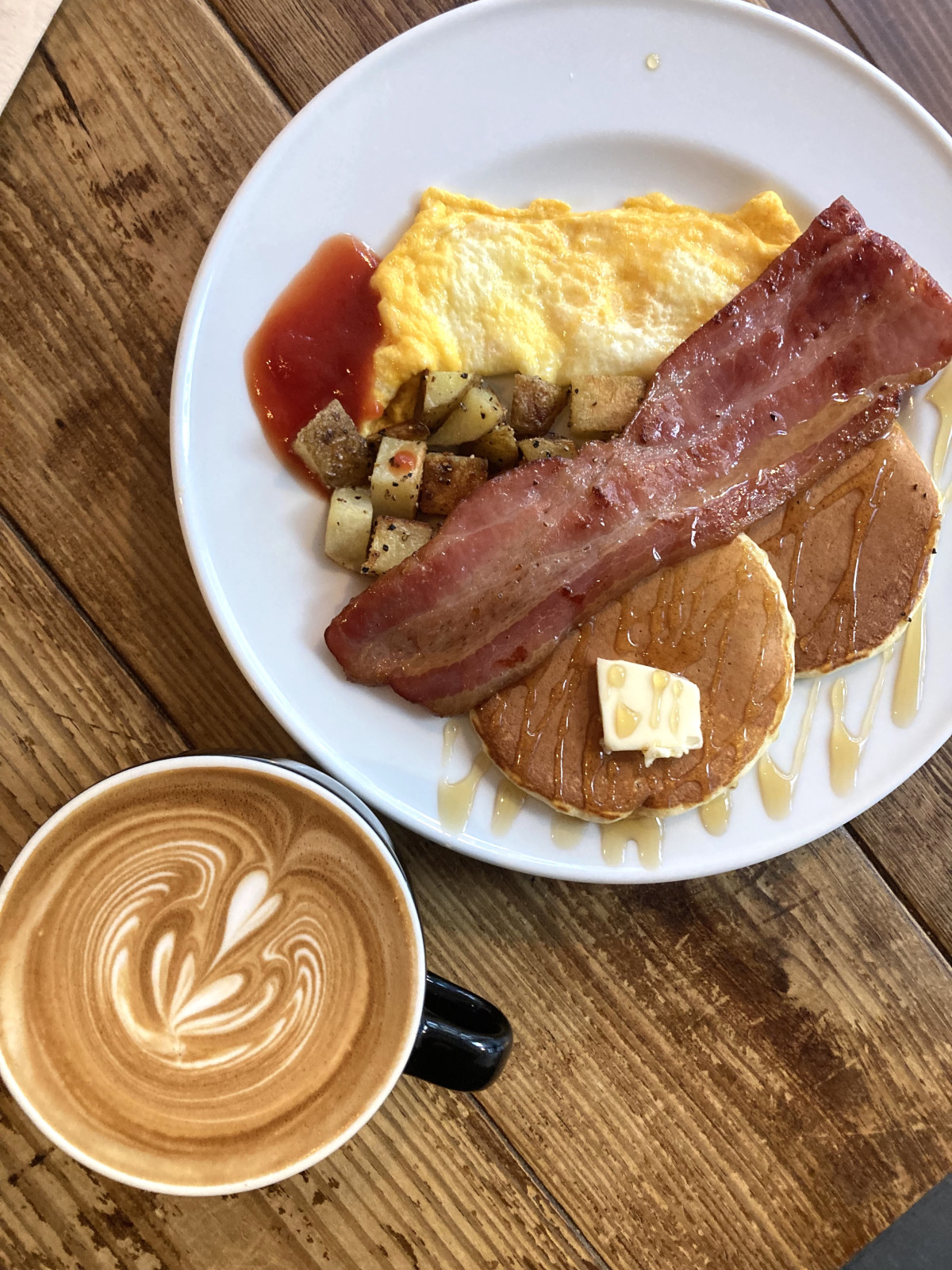 大阪のアメリカンブレックファーストスポット「EIGHT TO FIVE」