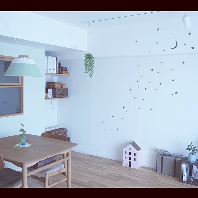 MacBookにステッカーはダサい？おしゃれな貼り方やセンスいい場所は