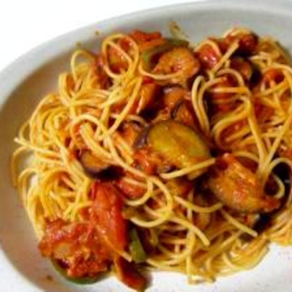 なすとピーマンたっぷりナポリタン