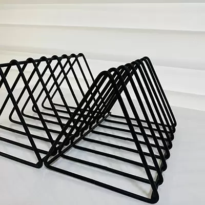 100均 ディッシュスタンドが便利！皿立て以外のインテリア活用方法5選PrettyOnline