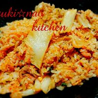 ゆで卵とウインナーとキムチのどんぶり♪