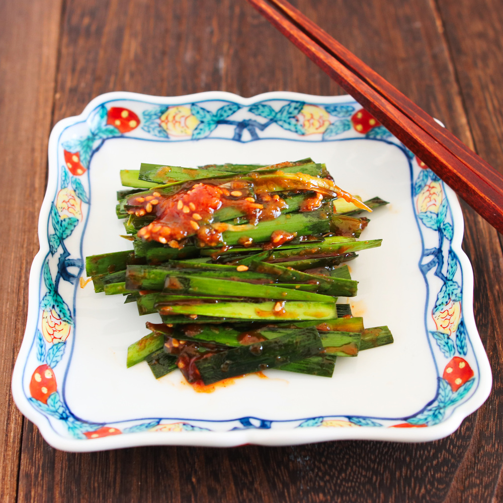 土曜は何する 半熟たまごのピリ辛キムチ漬け＆ニラのしょうゆ漬けの作り方。しらいのりこさんの最強ご飯のお供レシピ凛とした暮らし〜凛々と