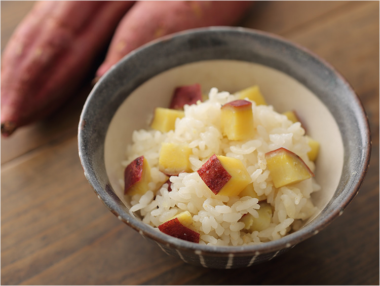 炊飯器でのさつまいもの蒸し方。水の量や炊飯器のモードはどうする