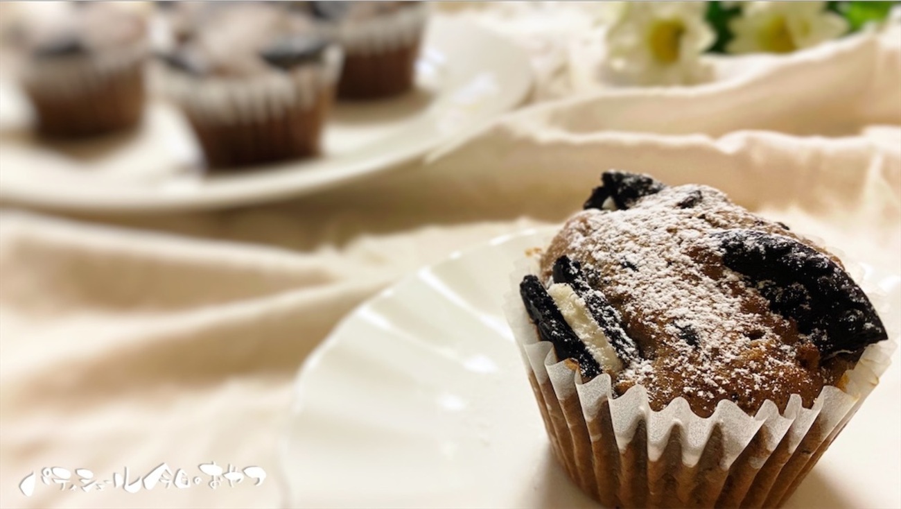 ホットケーキミックスで簡単♪いちごとオレオのスクエアケーキ