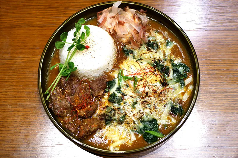 聖地・大阪のおすすめスパイスカレー10選！情熱大陸に出た人気店やカレーEXPOで3連覇した有名店などはらへり