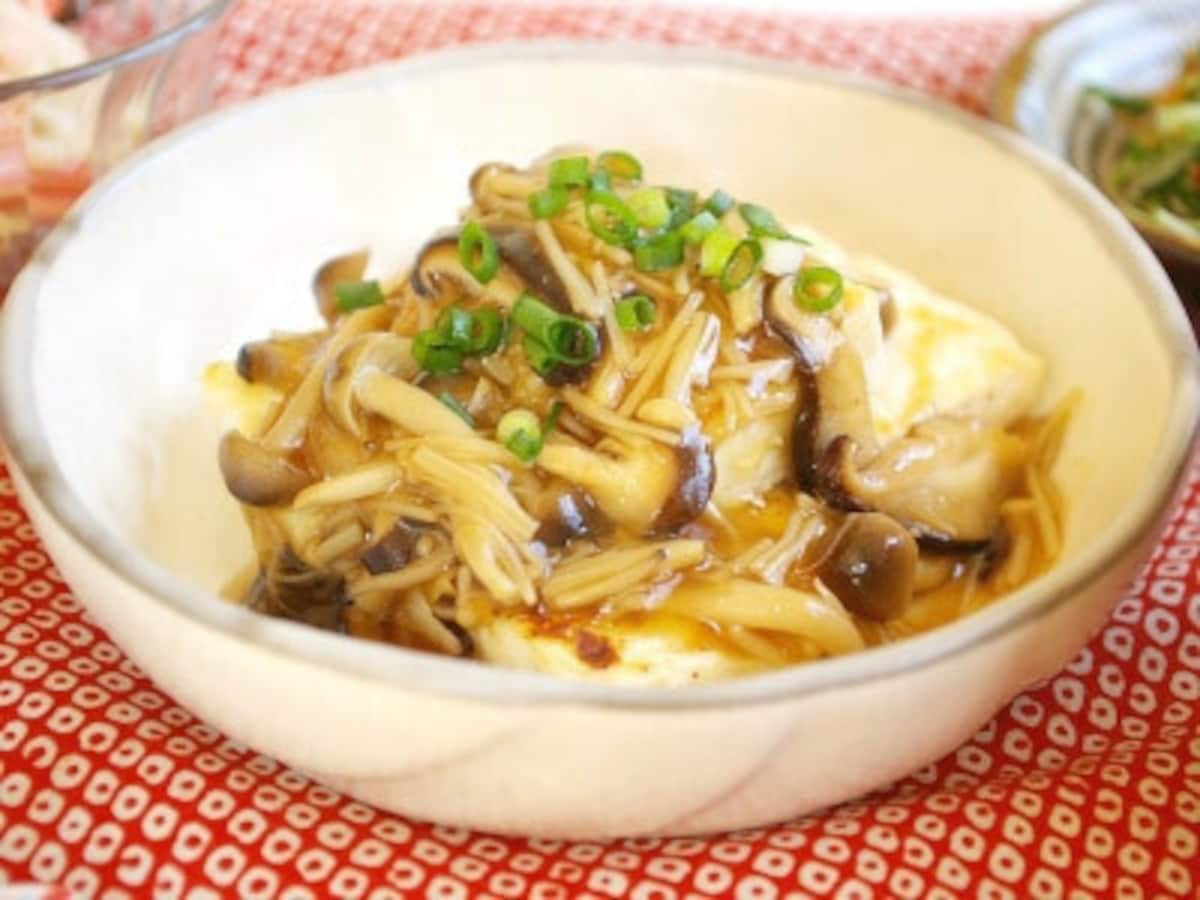 ごはん。チャンネルおうちごはん 豚ロースのレタス巻き 冷奴の枝豆餡掛け ほうれん草バター オニオン玉子スープごはん食事献立お弁当ダイエットヘルシーレシピ外食おうちごはん夕食夕食献立Instagram