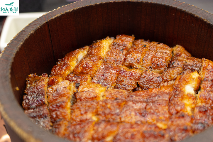 名古屋駅で手軽に名古屋めしを楽しもう🏯🌸JR名古屋駅名古屋うまいもん通り 📍まるや本店 . ☑上ひつまぶし 4,450円税込. 名古屋駅新幹線口すぐの名古屋うまいもん通り太閤通口「まるや本店」では、素材や製法にこだわった鰻を楽しめます🥰 その中でも