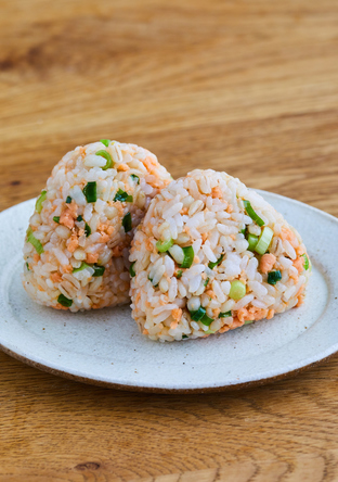 子供が好きな塩おむすびで朝ごはん♡