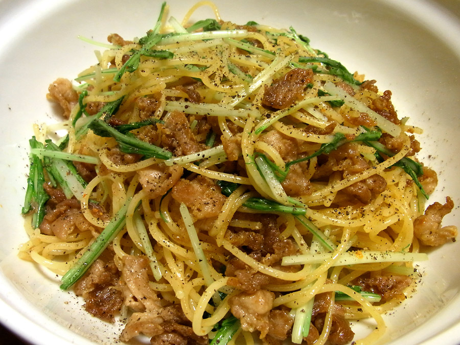 豚こま肉と芽ひじきの和風パスタ