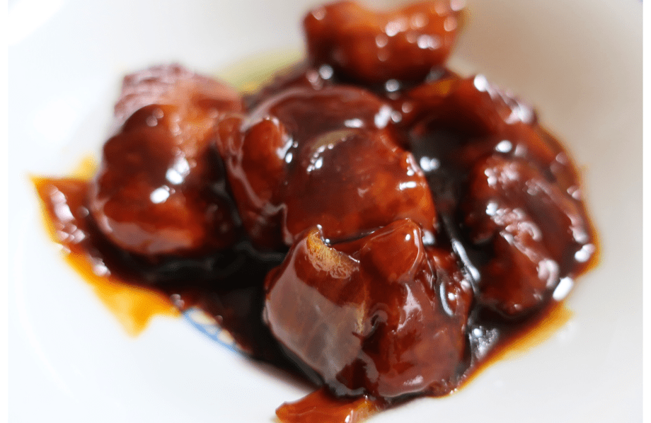 セブンイレブン「金の黒酢酢豚」を食べた感想 野菜をプラスした方がいいかも安物買いの銭失い