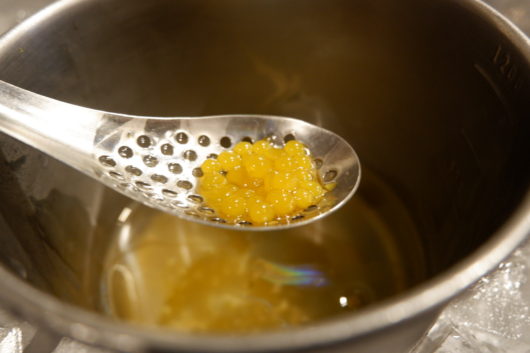 自家製が美味しい！イクラの醤油漬けのレシピ 作り方：白ごはん.com