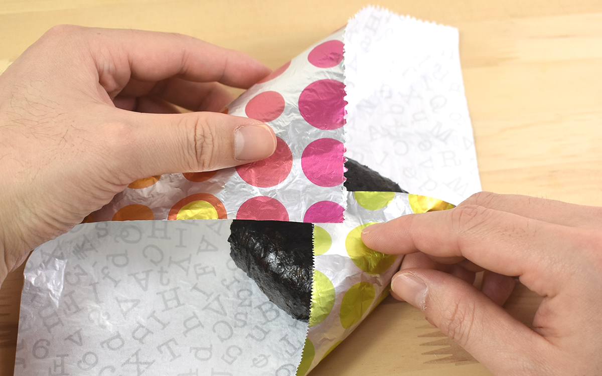 6月18日は“おにぎりの日” ホイルを節約！簡単おにぎりの包み方暮らしのアイデア東洋アルミエコープロダクツ株式会社