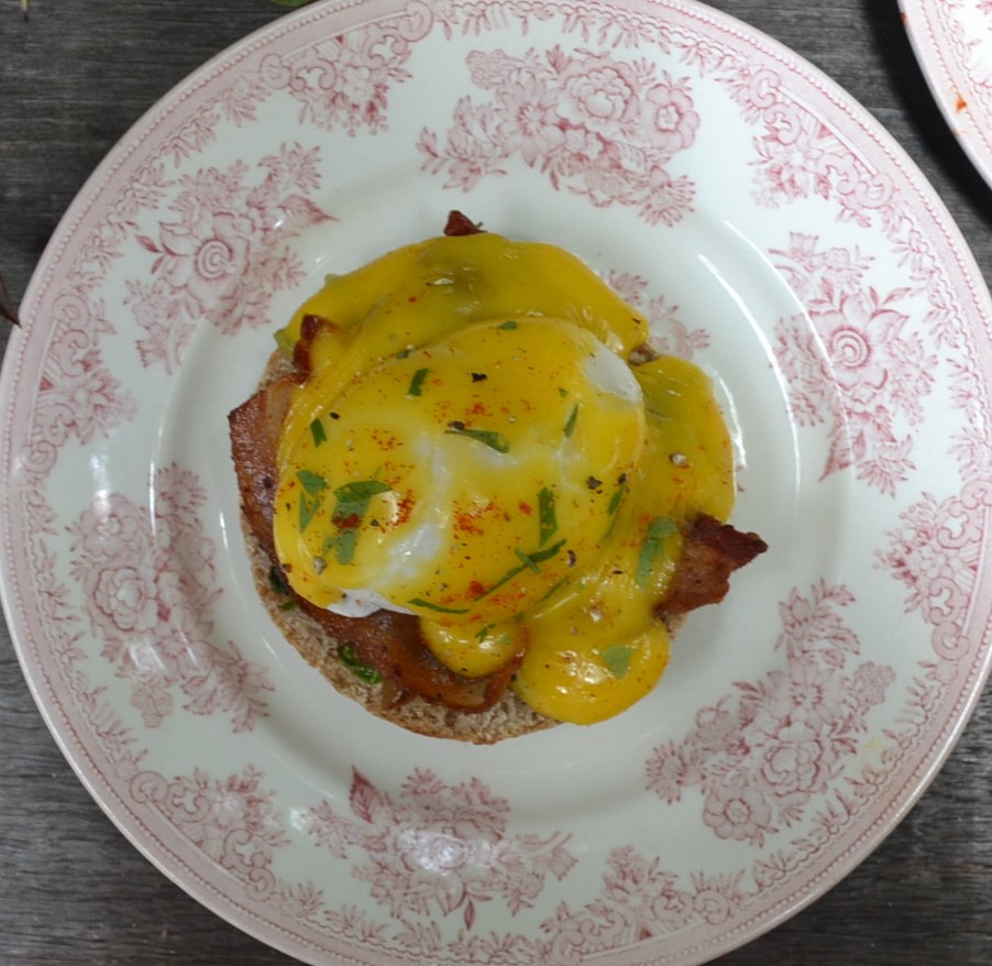 エッグベネディクト Eggs Benedict ってどんな料理