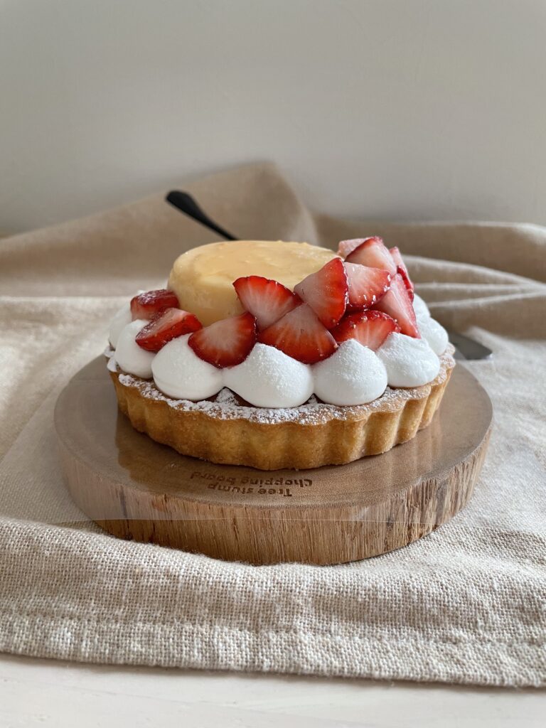 インパクト大！手作りのどでかプリンをおうちで楽しもうおうちごはん