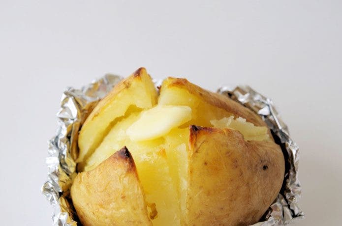 ベーコンとチーズのハッセルバックポテト