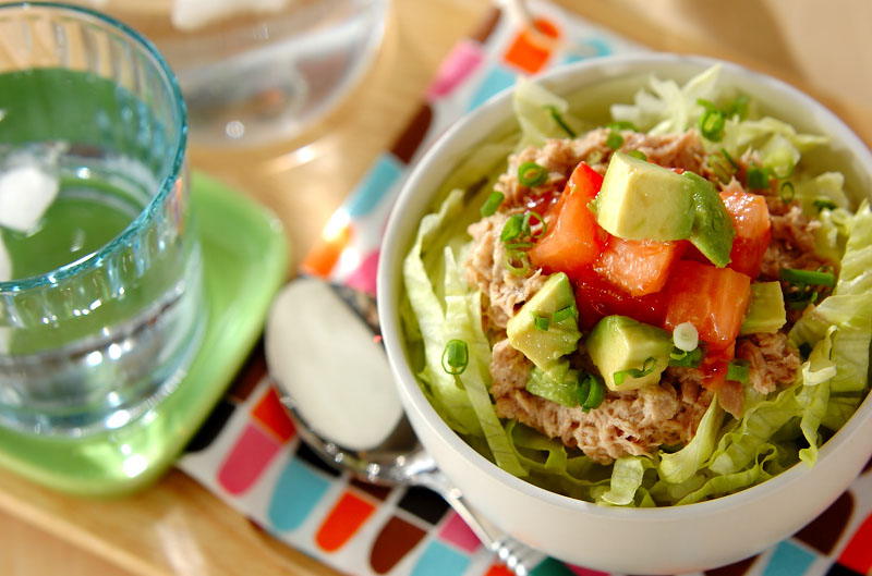 混ぜるだけ簡単ソース！アボカドとツナの和風クリームパスタ