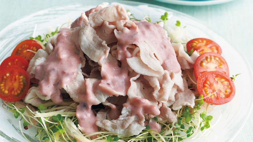 市販のポン酢が極旨だれに！しっとり柔らか！冷しゃぶwith玉ねぎポン酢の作り方 - YouTube