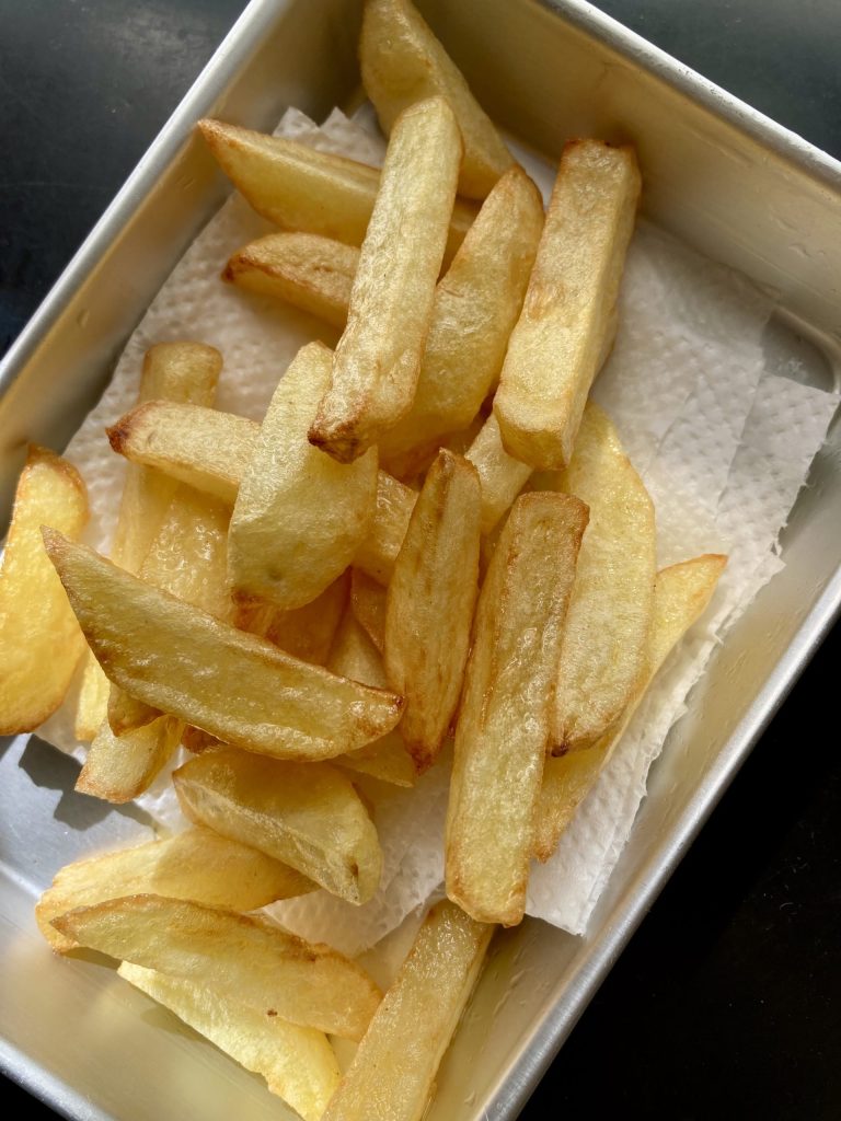 カナダ生まれの「プーティン」とは？アレンジレシピもご紹介クラシル