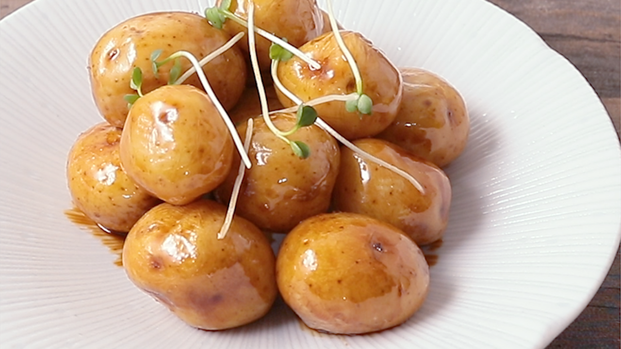 新じゃがのガーリックソテ