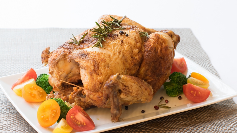 おうちカフェレシピ フライパンで作る「クリスマスローストチキン」おうちごはん