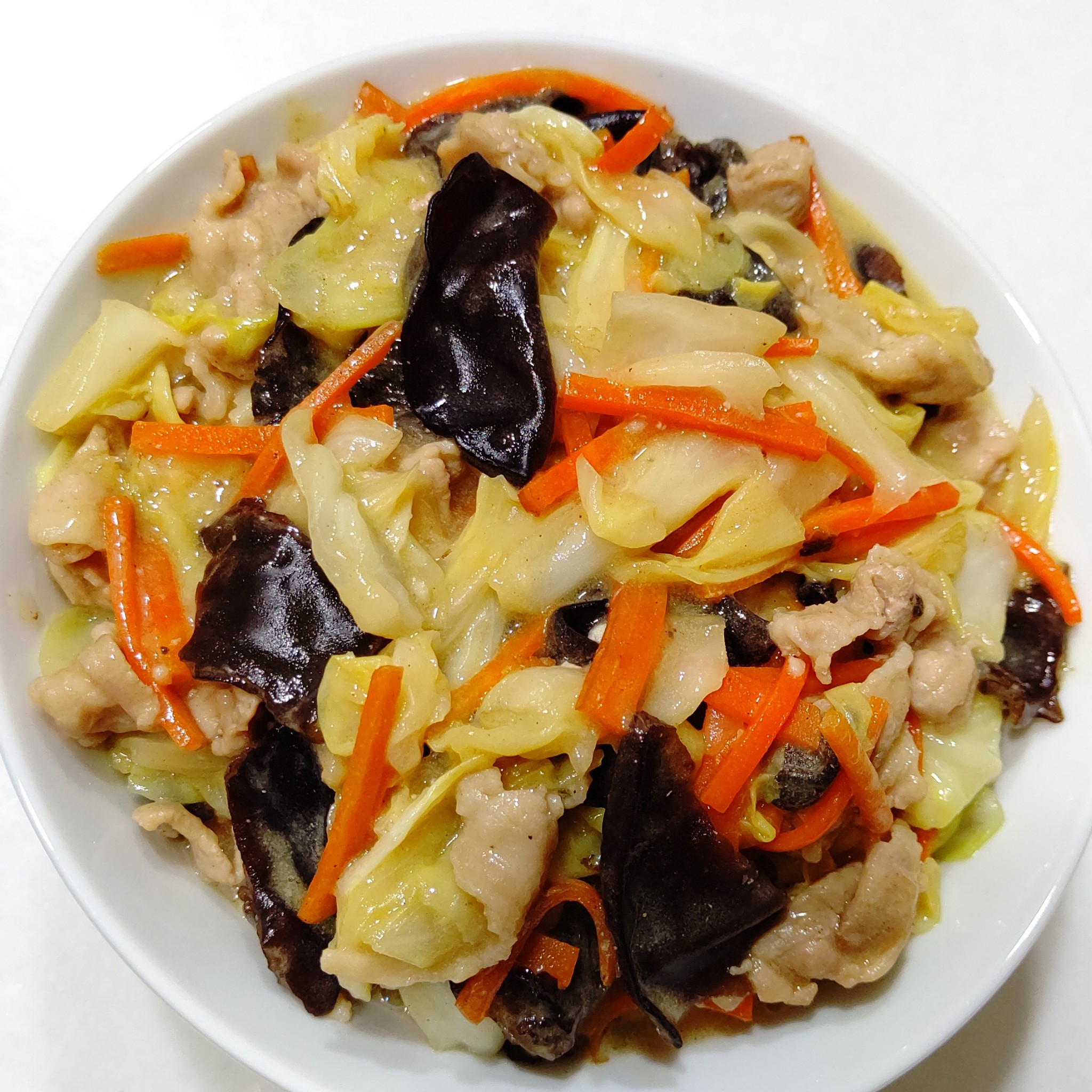 驚かせてすみません🙏💦そのまま茹でて頂き、お召し上がりいただけます😊, ✼•• ••✼,生きくらげの食べ方 ,沸騰したお湯で30秒-1分程度湯通しください。, 茹ですぎちゃっても大丈夫👌食感は変わりません。, サラダに入れても、炒め物にもよく合います。,お好みの調理法で生キクラゲの食感を是非お楽しみください☆, ✼•• ••✼,