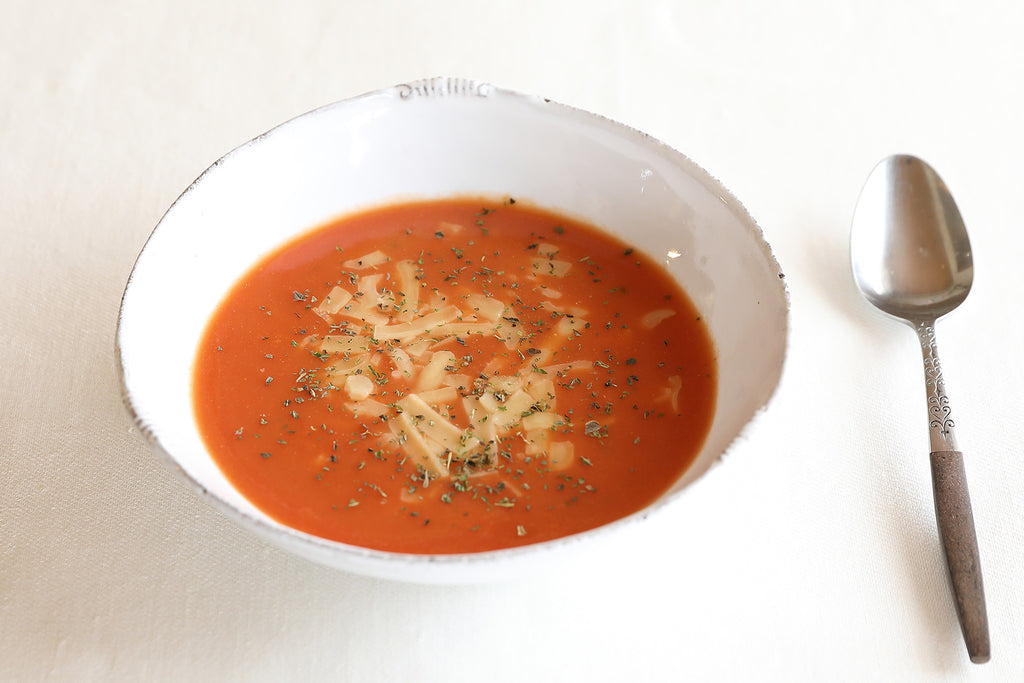 スープ・ド・ポワソンのアンクルート 料理の名前からスープ・ド・ポワソンをフイヤンテージュに包み込んだ小籠包のようなものを想像しましたが、実際はブイヤベースを分解、再構成してアンクルートに仕立てた豪華なお料理でした。サフランを効かせたコキーユ・サン