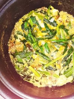 ニラと牛肉の丼