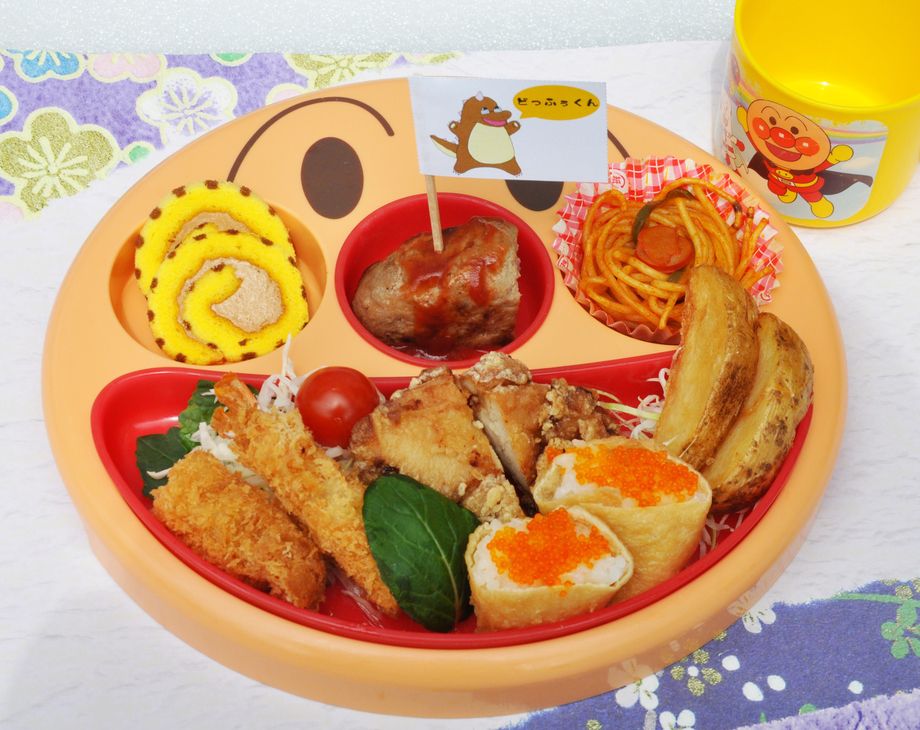 かわいいお子様ランチ - No: 23674681写真素材なら「写真AC」無料 フリー ダウンロードOK