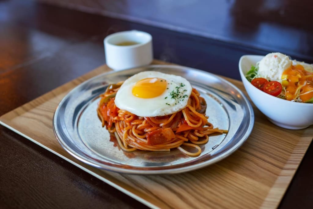 ナウい昭和”と“平成のチョベリグ”なスイーツの味わいが新登場！あなたはどっち派？『パイの実＜昭和レトロのナウいプリン＞』『トッポ＜平成のなついチョベリグティラミス＞』株式会社ロッテのプレスリリース