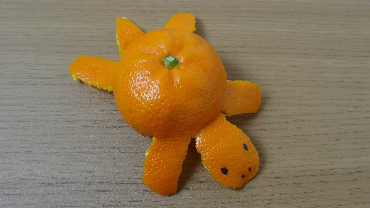 みかんの剥き方いろいろ！薄皮が簡単につるんと剥ける♪ - macaroni