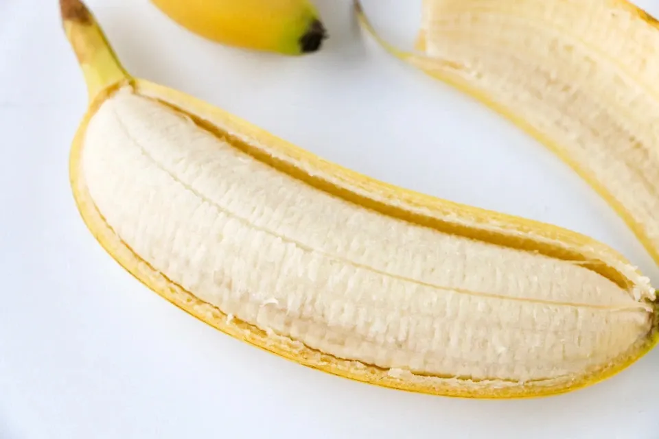 バナナの香り広がるサクサク食感の細切りバナナけんぴ - 株式会社ジェイ・ファーム