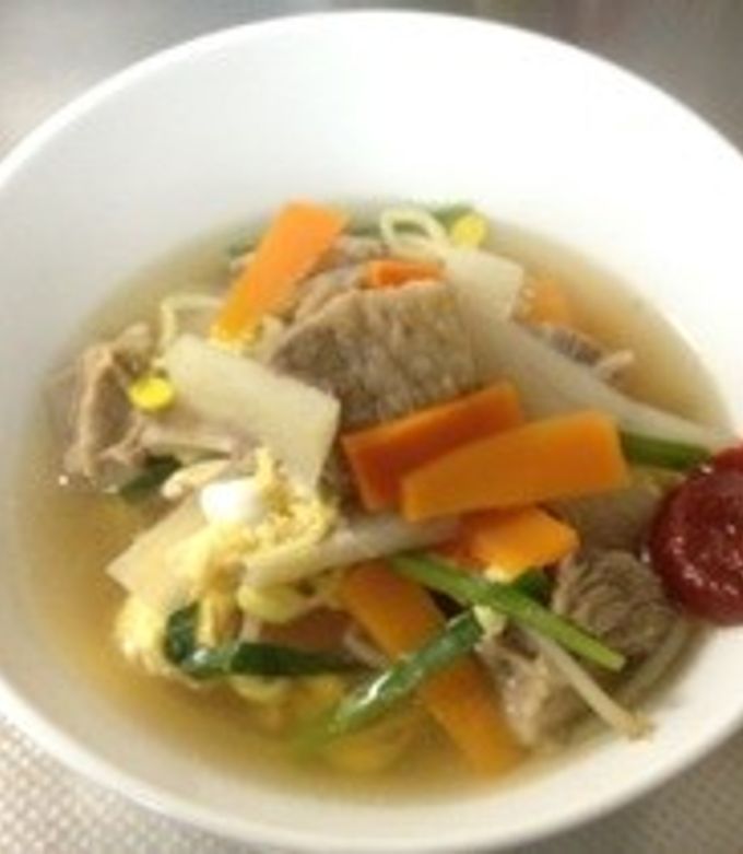 旨辛いスープがやみつき！具材たっぷり「カルビクッパ」