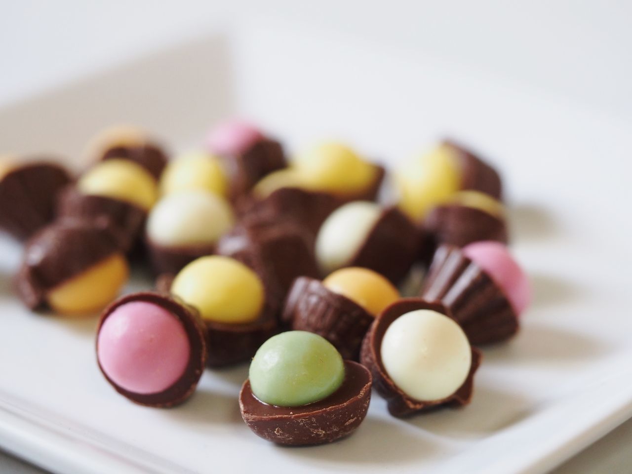 楽天市場 マーブルチョコ 8kg チョコレート 義理チョコ ばらまき 友チョコ ばらまきチョコ バレンタイン 業務用 スイーツ 手作り お菓子トッピング カラフル チョコ クラブ スナック バー チャーム おつまみ用 駄菓子 モザイクアート 大量 まとめ買い : ごちそうサンゴ