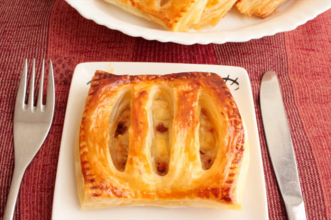 パーティーにぴったり。ひき肉たっぷりオープンミートパイ