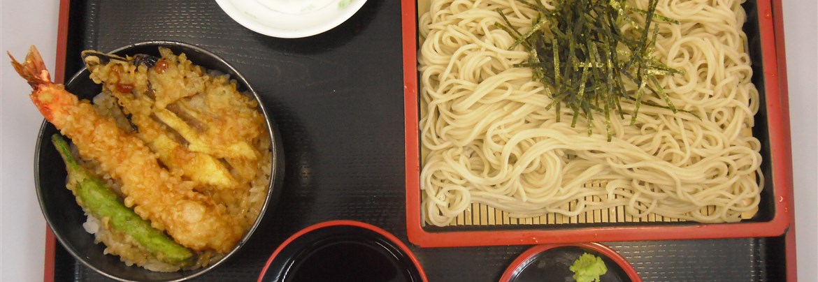 小堀屋本店＠佐原 北総の小江戸・水郷の町「佐原」で食べる真っ黒い変わり蕎麦 - 御成門プログラマーのグルメ記録