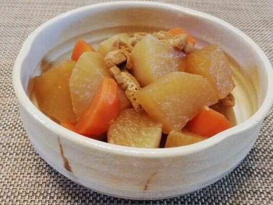 居酒屋の「お通し」を断るのは違法？なぜ有料で提供されるのか？SAKE Mania