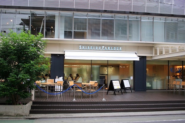 資生堂パーラー自由が丘テラス席ワンコokピクニックランチボックステラス席限定グァバと白桃のパフェ自由が丘オリジナル