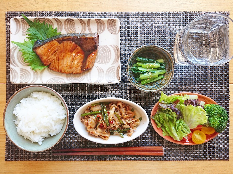 夕食レシピ44選困ったときはこれ！子どもが喜ぶ 簡単人気晩ごはんを厳選HugKum はぐくむ