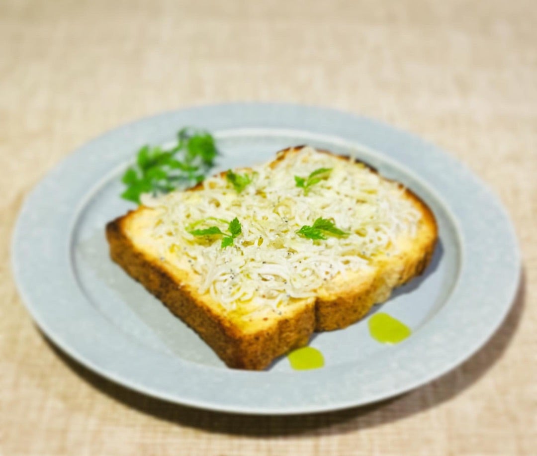 石田ゆり子、食事中の微笑みを星野源が激写 思わぬ“特技”も告白 - エンタメ - ニュース クランクイン