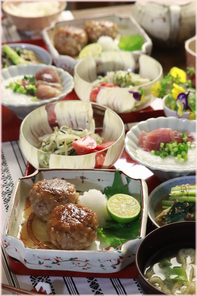 いわし和風ハンバーグの献立 副菜：ニラ豆腐、汁物：たけのことわかめのみそ汁 献立・メニュー 味の素パーク たべる楽しさを、もっと