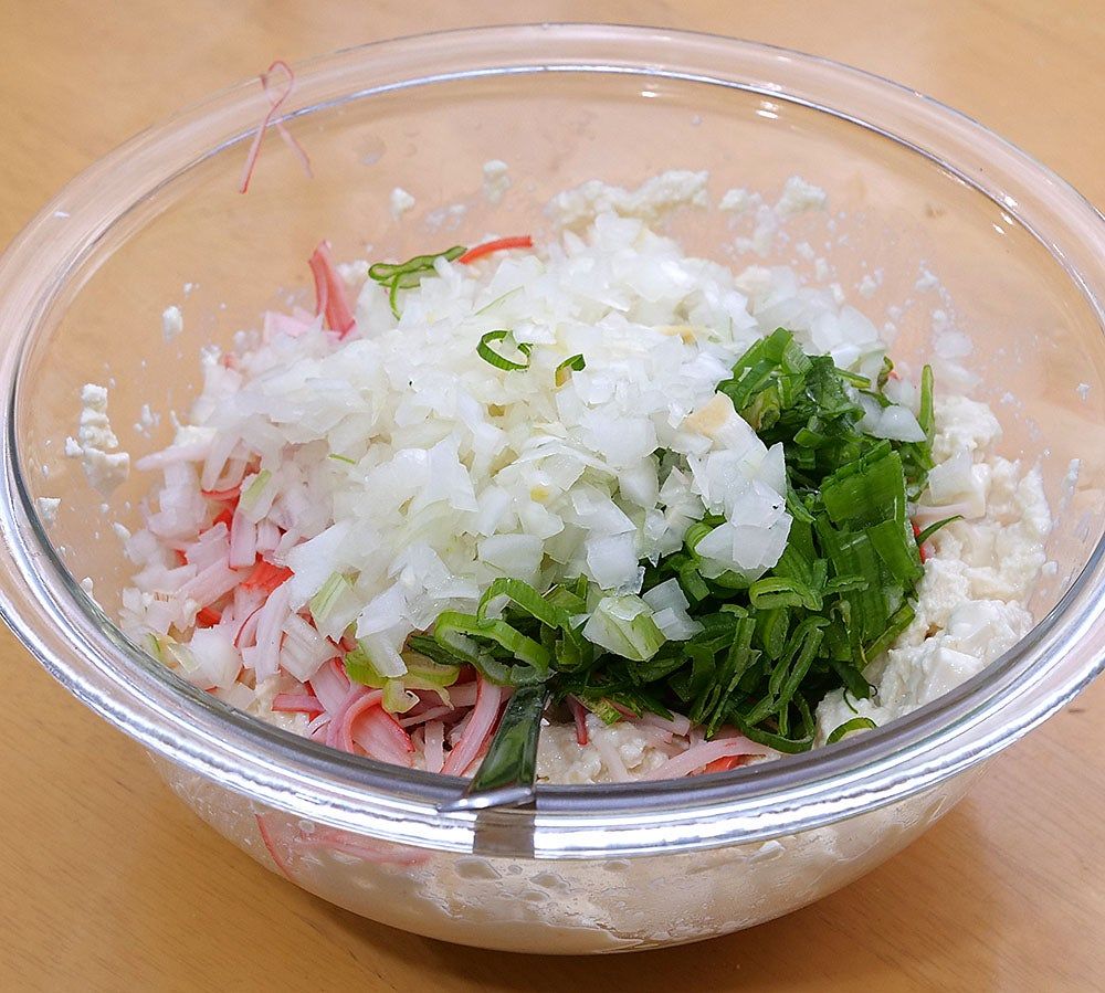 ふんわり♡豆腐のカニカマ入りおやき レシピ・作り方クラシル