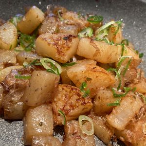 めんつゆでラクラク♪味しみ♪『大根とこんにゃくのおかか煮』