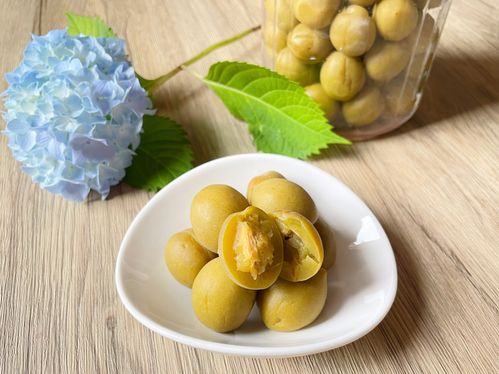 レシピ わかめとカリカリ梅のおにぎり山内鮮魚店