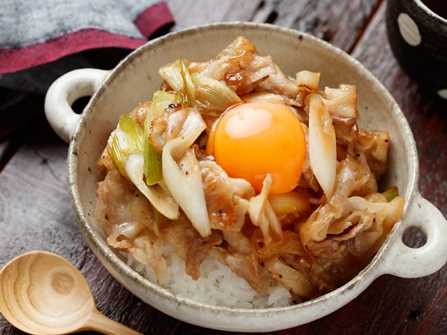 基本からアレンジまで！思わずつくりたくなる「豚丼 豚肩ロース肉」のレシピ集クックパッド