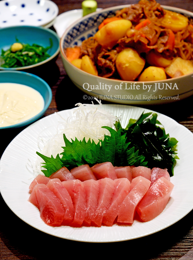 お刺身サラダの献立 副菜：餅のねぎごま塩あえ、汁物：簡単！レタスとハムのかき玉うま塩豚汁 献立・メニュー 味の素パーク たべる楽しさを、もっと