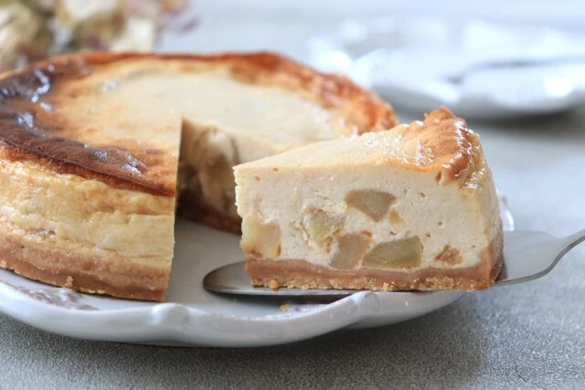 炊飯器で超簡単☆りんごヨーグルトケーキ