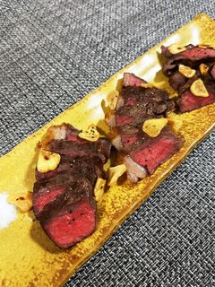 冷凍ステーキからのミディアムレアステーキ