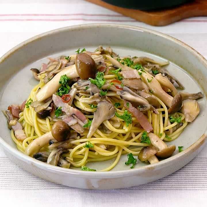 ボリューム満点！ 鶏ときのこの和風パスタのレシピ動画・作り方デリッシュキッチン