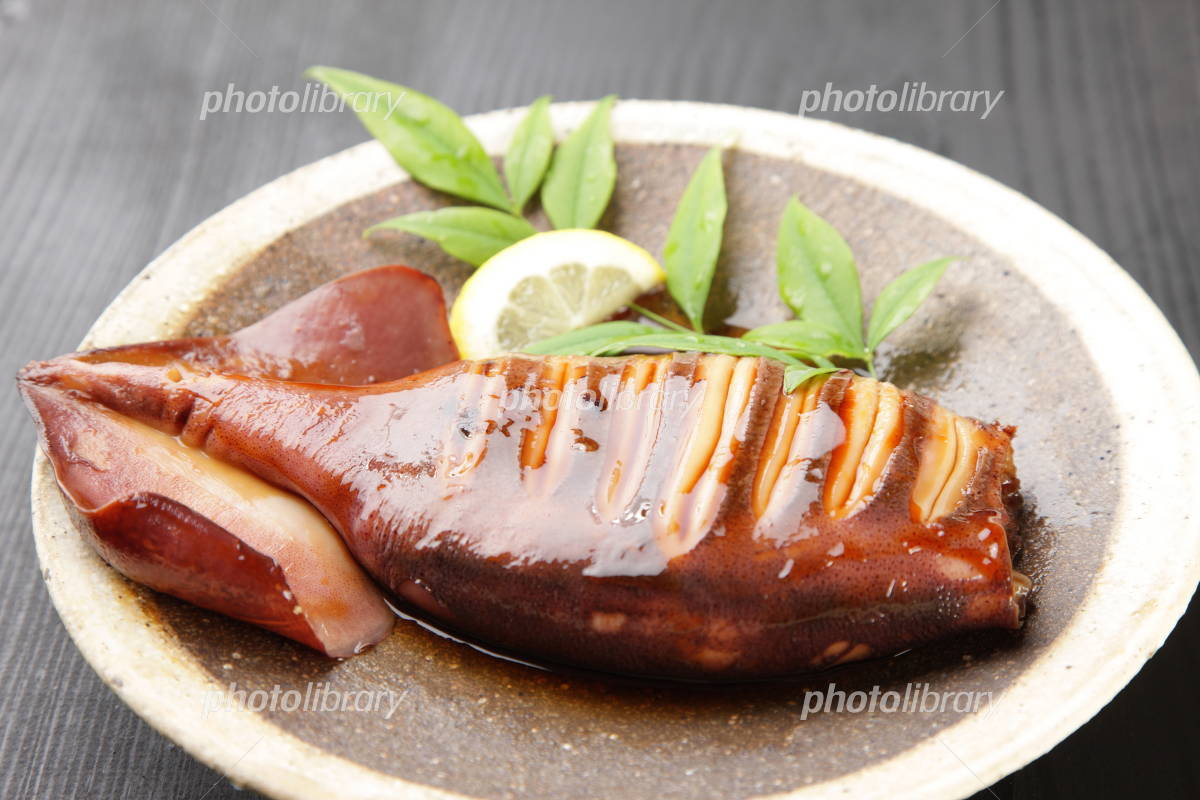 veranda_meshi ◀︎キャンプ飯レシピを365日毎日配信中🍳✨ ⁡ こ、これはヤバイ‼️ホットサンドメーカーで作る「イカのぽっぽ焼き」🦑🔥⁡ イカとすき焼きのタレさえあれば簡単に完成しちゃう超ズボラ料理👍なのに失禁級のおいしさなんだよね😍✨ ⁡すき焼きのタレが